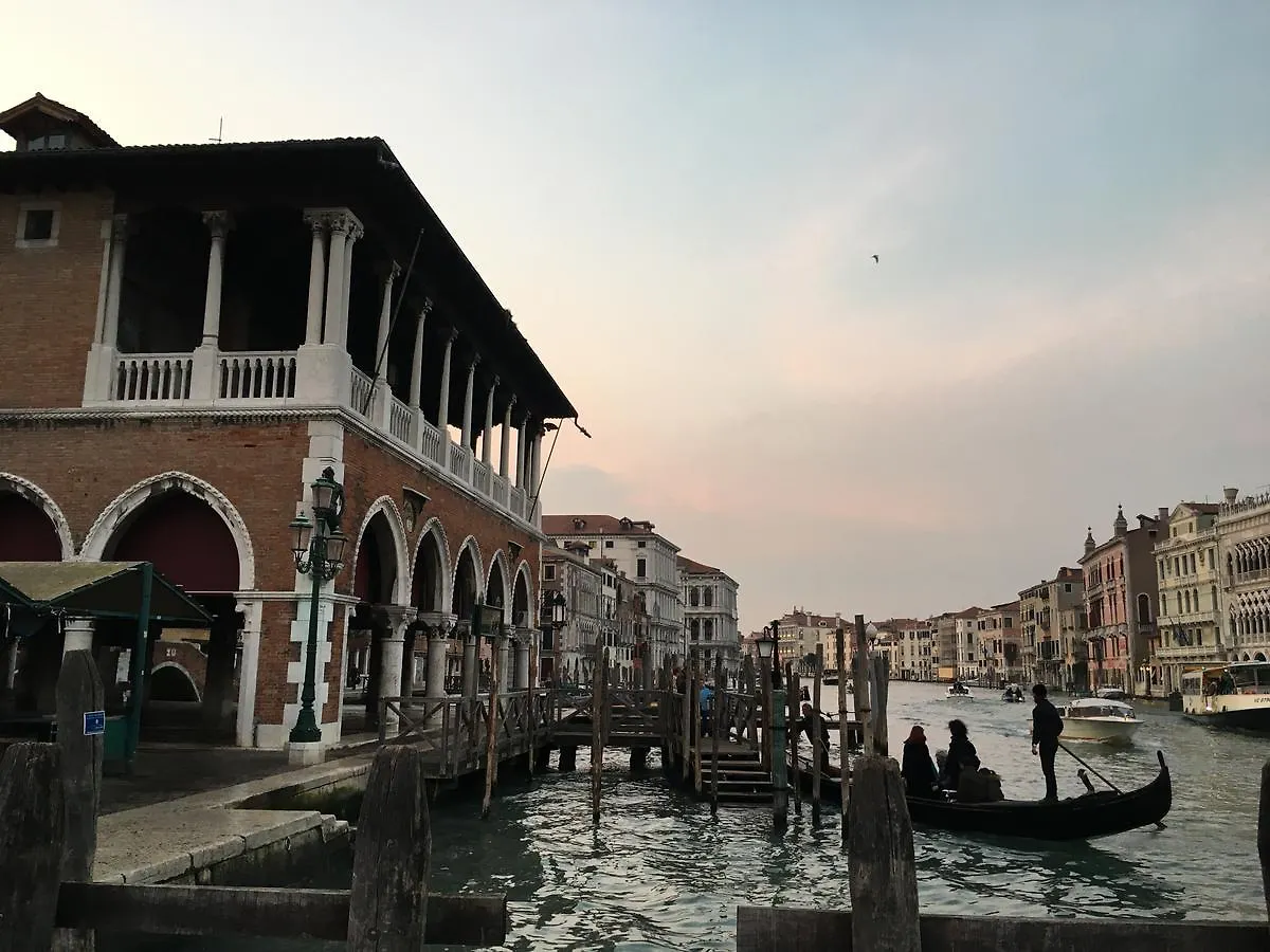 ** Couette-café Antico Mercato Venise Italie